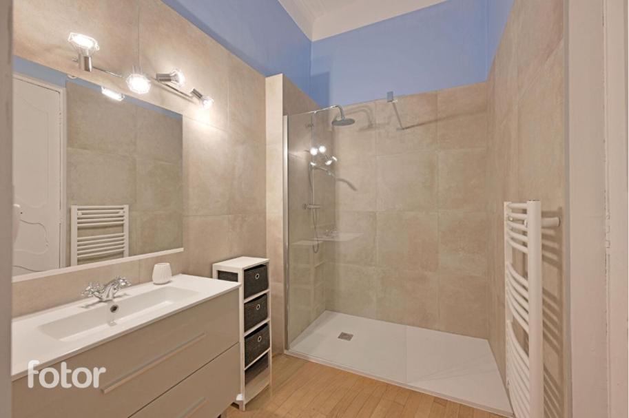 Superbe Appartement 95M2 Proche Arenes- Parking Offert نيم المظهر الخارجي الصورة